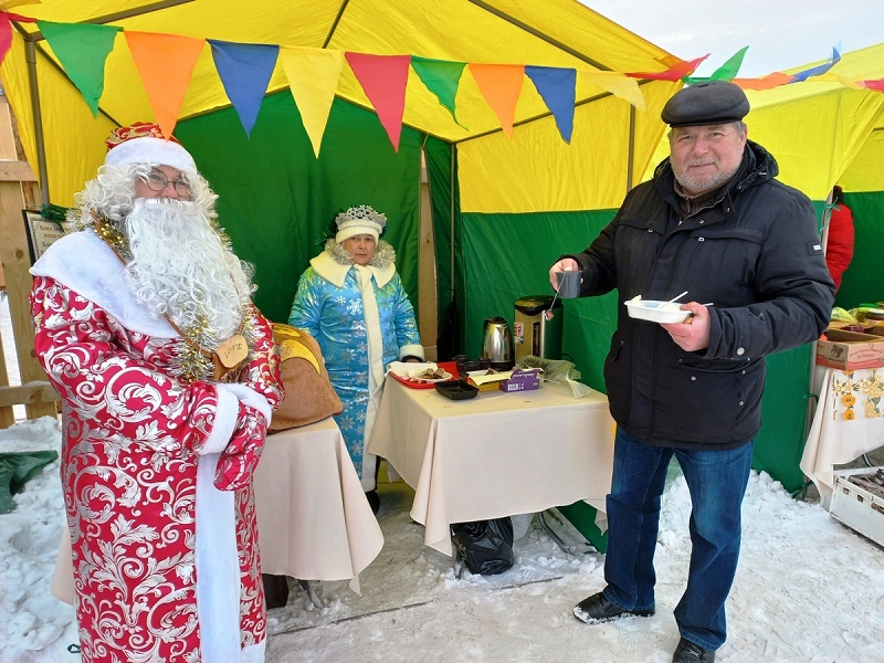 В Белозерском округе состоялась новогодняя ярмарка.