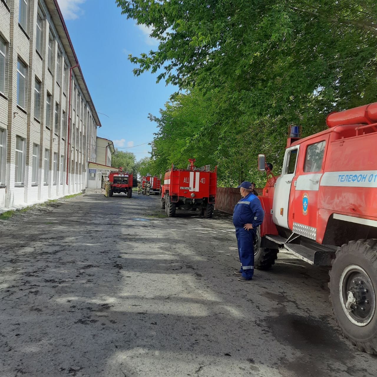 Сегодня, 20 июля, в Белозерской средней школе провели пожарно-тактические учения.