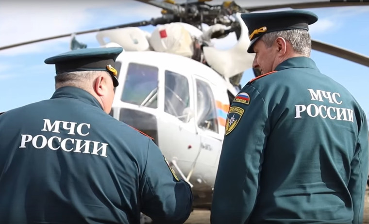 В Курган из Челябинска для борьбы с пожарами прибудет инженерная машина разграждения. Уже на дежурство заступил экипаж вертолёта Ми-8 МЧС России. В Курган из Челябинска для борьбы с пожарами прибудет инженерная машина разграждения. Уже на дежурство заступил экипаж вертолёта Ми-8 МЧС России.